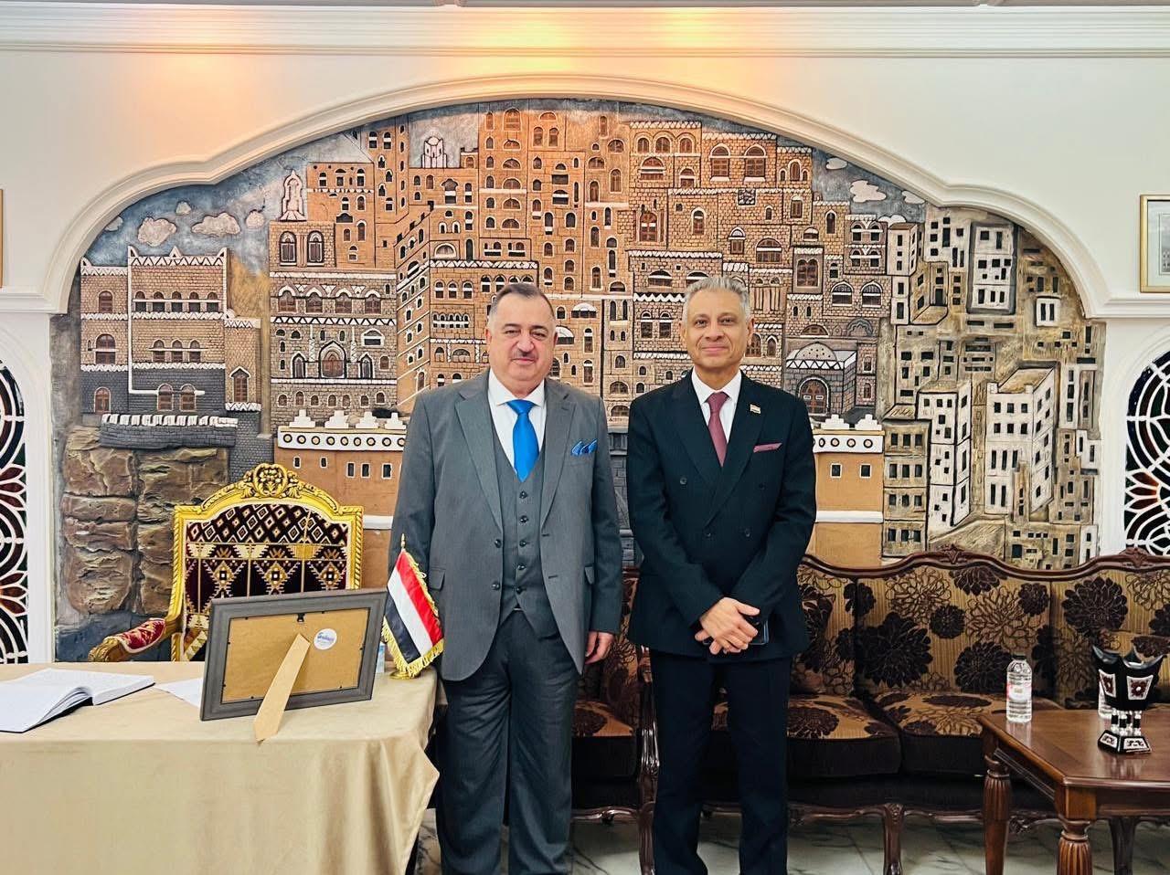 سفير جمهورية العراق لدى المملكة الأردنية الهاشمية يدوّن تعازيه بوفاة علي سالم البيض نائب رئيس مجلس الرئاسة اليمني الأسبق