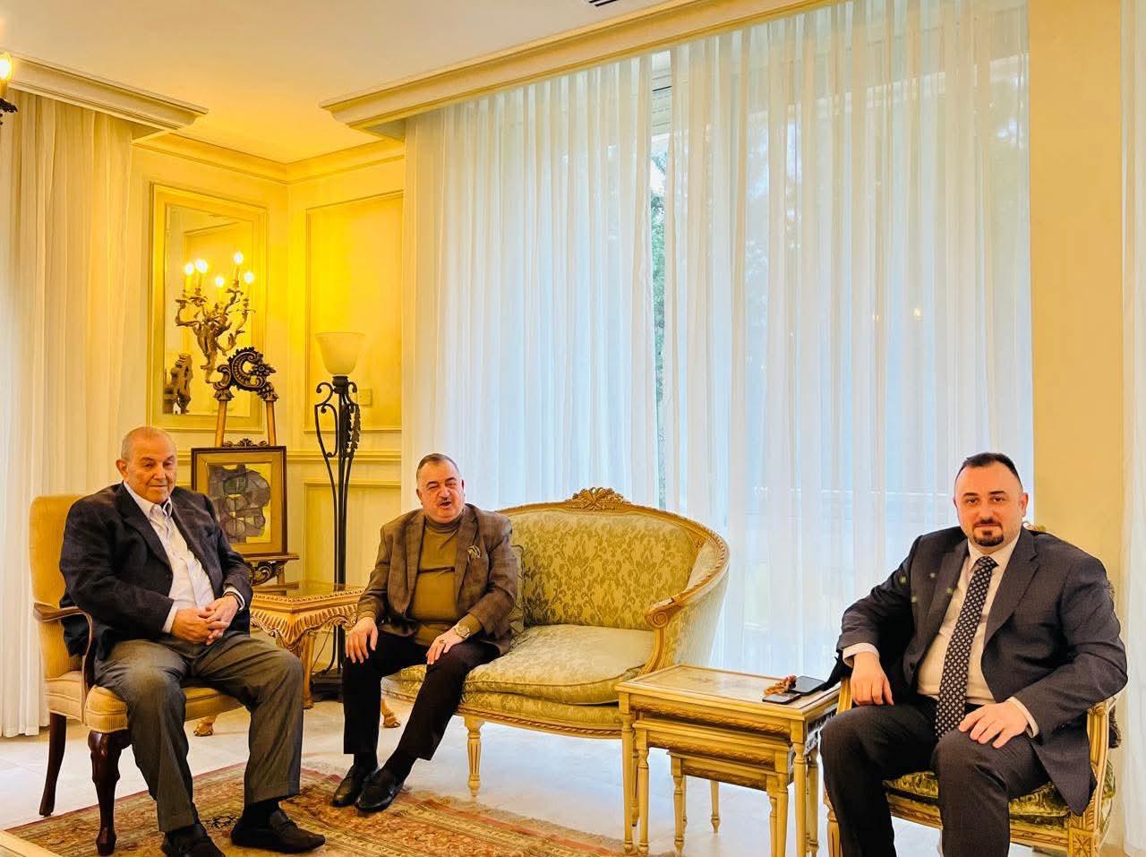 سفير جمهورية العراق لدى المملكة الأردنية الهاشمية يزور رئيس الوزراء العراقي الأسبق د. إياد علاوي