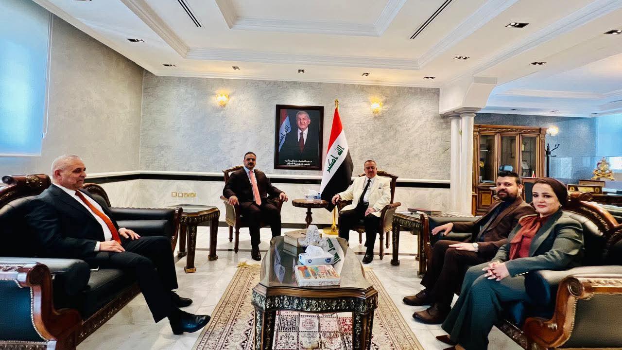سفير جمهورية العراق لدى المملكة الأردنية الهاشمية يستقبل رئيس هيأة المنافذ الحدودية العراقية 