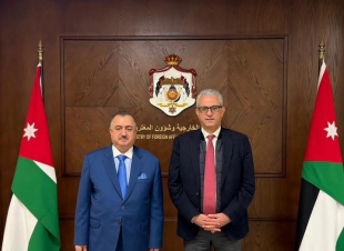 سفير جمهورية العراق لدى المملكة الأردنية الهاشمية يلتقي مدير مديرية العمليات والشؤون القنصلية في وزارة الخارجية وشؤون المغتربين الأردنية