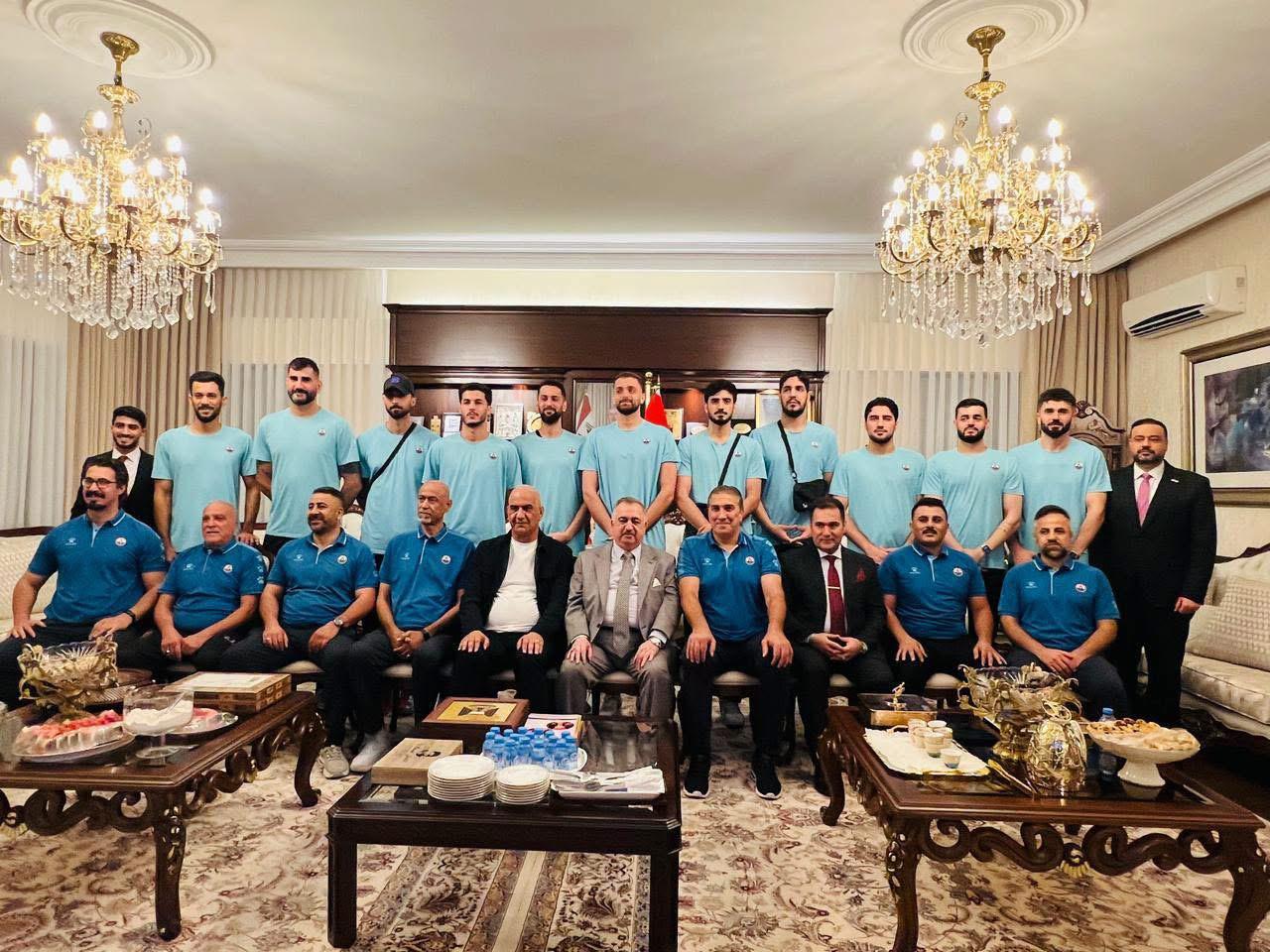 سفير جمهورية العراق لدى المملكة الأردنية الهاشمية يستقبل أعضاء المنتخب الوطني العراقي لكرة السلة في عمّان