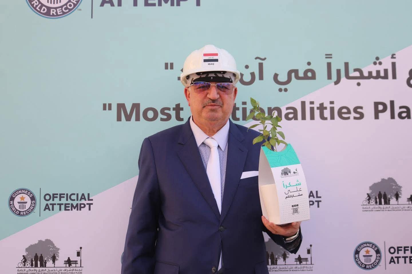 عمر البرزنجي سفير جمهورية العراق لدى المملكة الأردنية الهاشمية وسفيرها غير المقيم لدى دولة فلسطين . يهنئ العمال بيومهم العالمي .