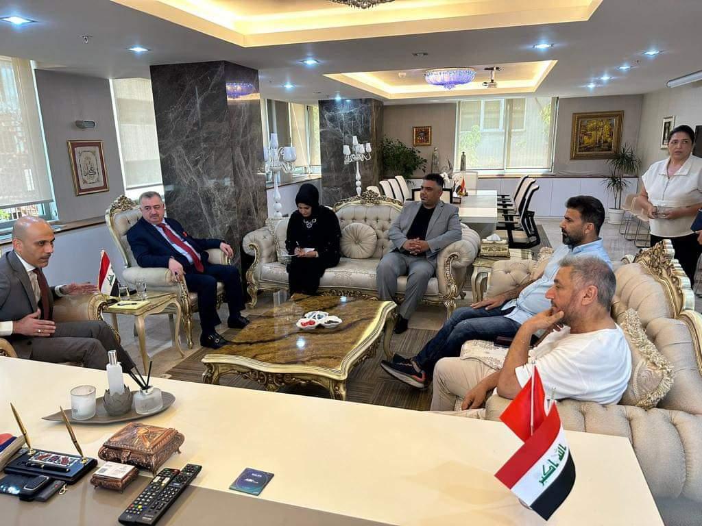 الوكيل البرزنجي يلتقي مجموعةً من أبناء الجالية العراقية المقيمة في تركيا