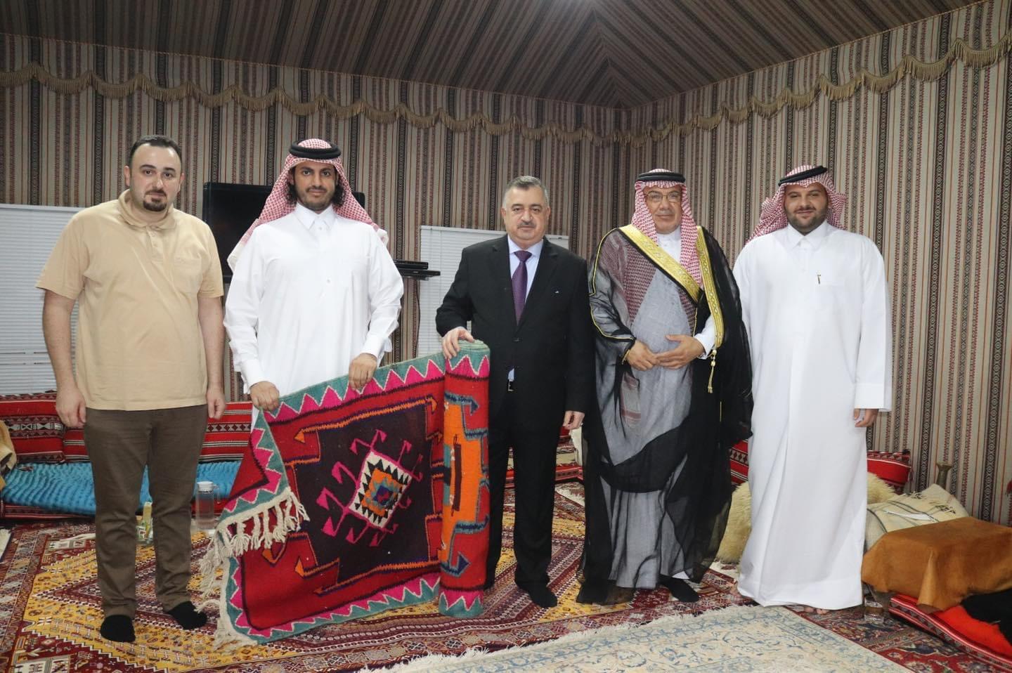 السفير عمر البرزنجي يلبي دعوة عشاء من قبل الشيخ فهد بن عبدالله بن سعود آل ثاني