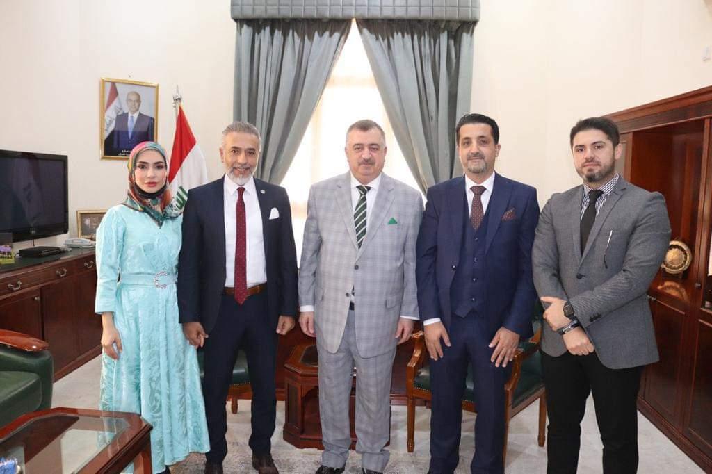   السفير البرزنجي يستقبل المدير التنفيذي لمؤسسة راونگة وممثلين عن المنظمة