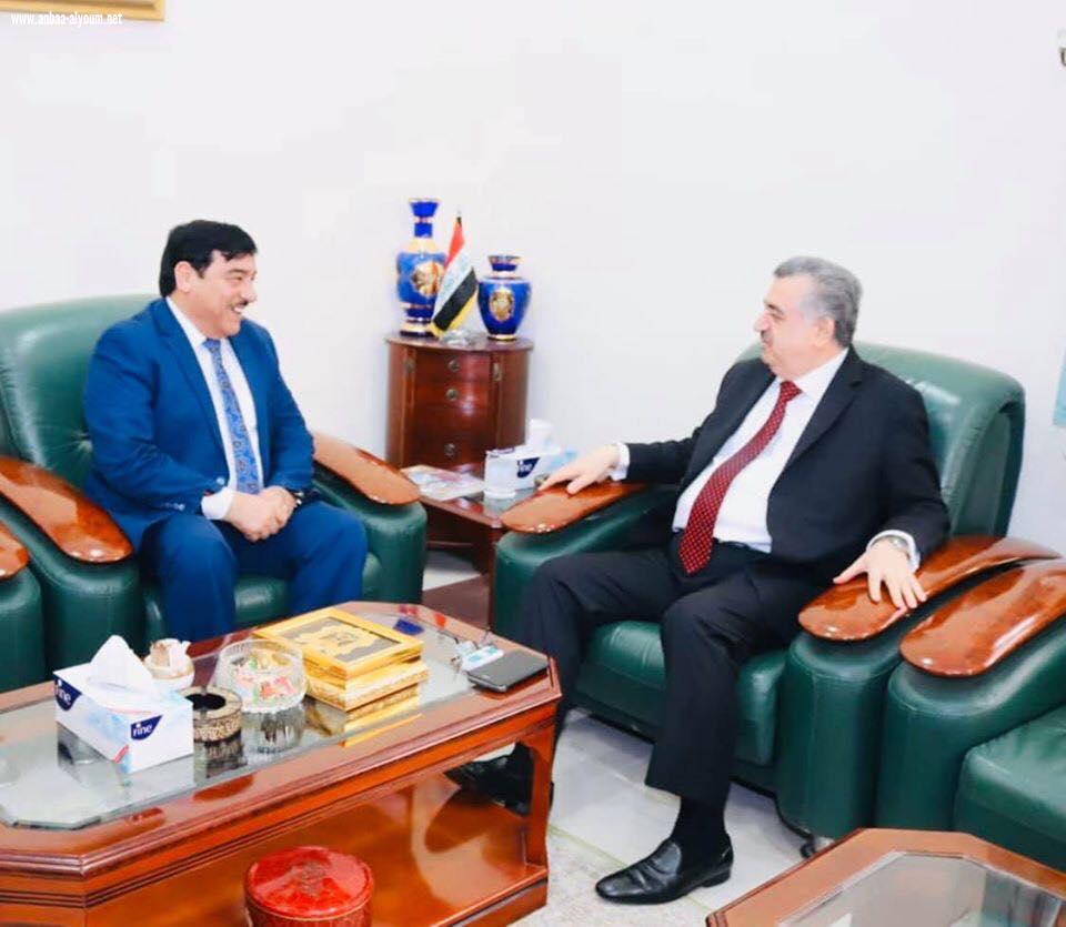 السفير عمر البرزنجي يستقبل الكابتن مجبل فرطوس في مكتبه