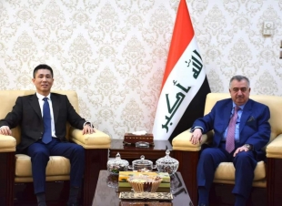 وكيل وزارة الخارجية للشؤون متعددة الأطراف والشؤون القانونية يستقبل السفير الصيني لدى العراق