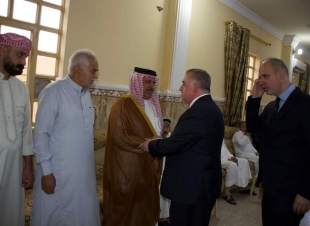 الوكيل البرزنجي يقدم واجب العزاء  لآل الجميلي الكرام بوفاة المرحوم إبراهيم الجميلي